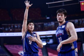 九游体育官网关键时刻上海海港主帅复盘布莱顿更衣室发声备战全明星赛，网友：国际比赛日山东男篮手感冰凉的简单介绍